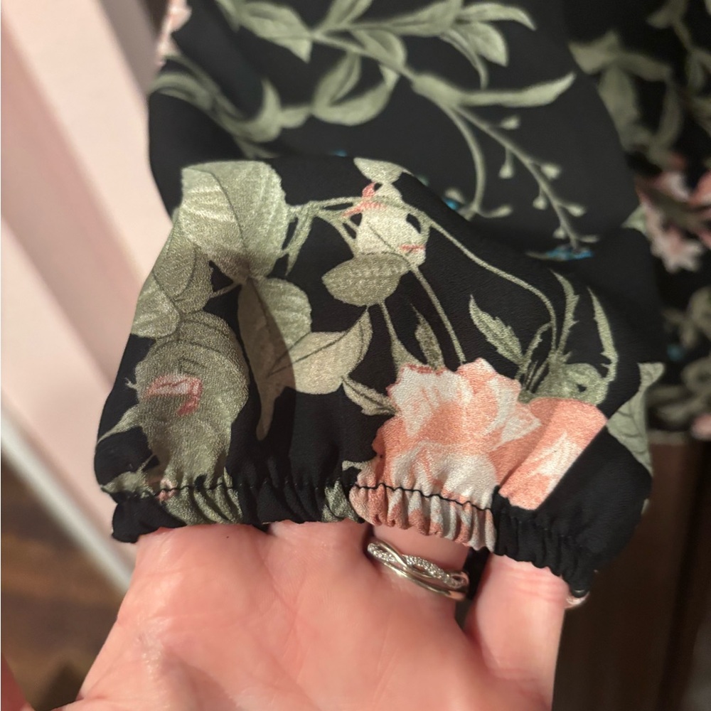Faded Glory Black Floral Cold Shoulder Blouse - Picture 4 of 6